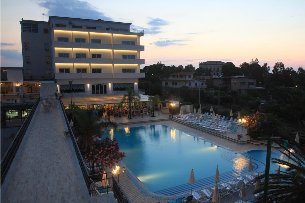 Hotel Santa Lucia Le Sabbie D'Oro Cefalù Buitenkant foto